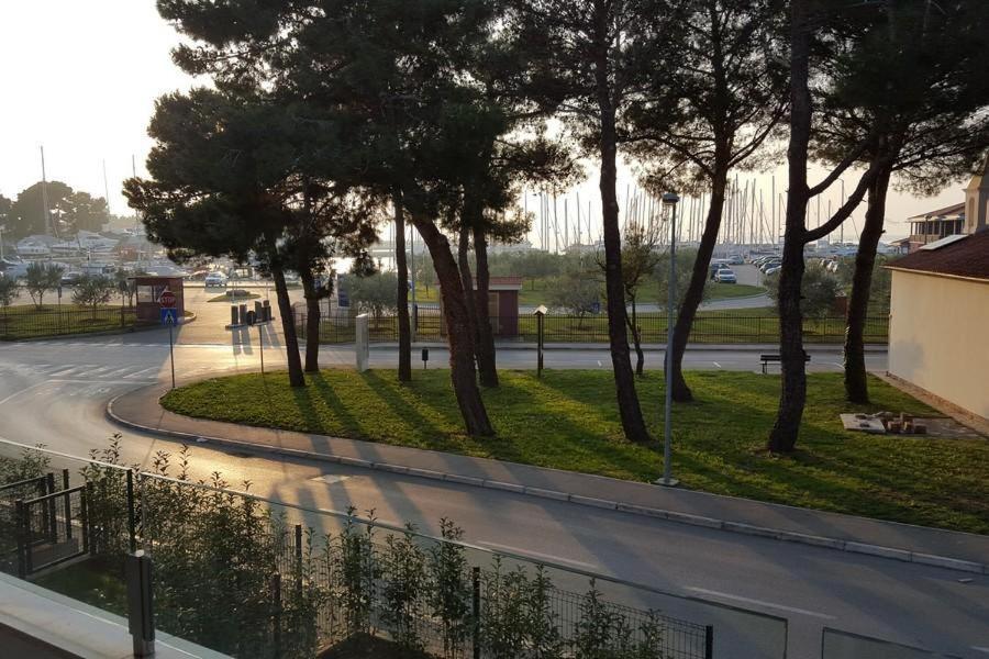 Lux Hotel Novigrad Istria Exterior foto