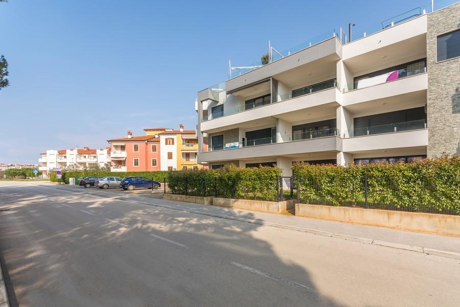 Lux Hotel Novigrad Istria Exterior foto